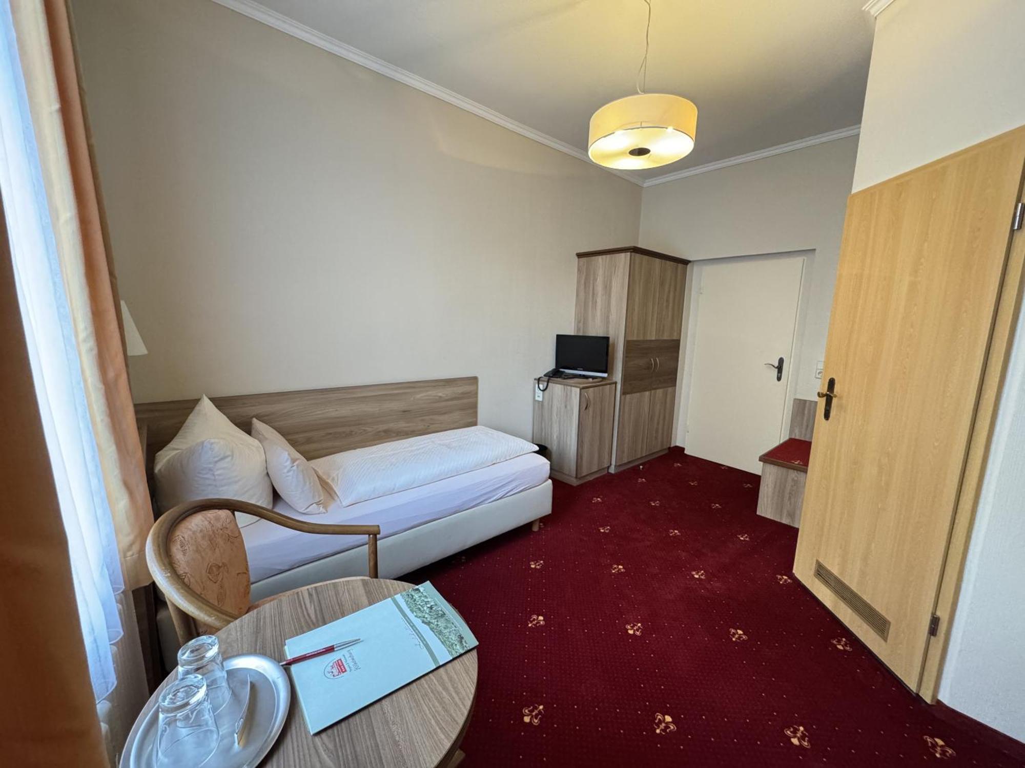 Berghotel Wilhelmsburg Bad Kosen Pokój zdjęcie